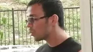 شقراء لا تشبع تمتلئ كل ثقوبها بقسوة