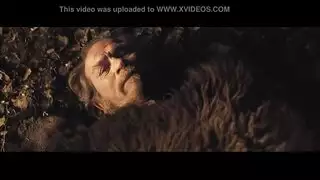 هيلاري تحصل على قذف ساخن ومكثف على وجهها