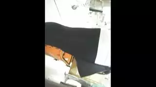 عاهرة ناضجة طماعة تأخذ إيلاج مزدوج في مشهد علاقة جنسية جماعية جامح