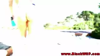 زوجه تدعى صديقتها لتمارس الجنس مع زوجها