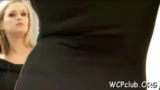 ميا مالكوفا: شعرها الداكن وطيزها تتعرض للجماع العميق