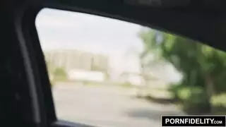 كنزي ريفز تتسع بعد اختراق شرجي مكثف