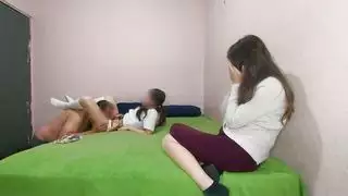 نساء لديهن قضيب يقذف