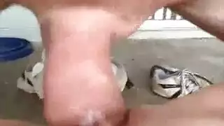 جنس عفوي: زوجين ينيكان باستخدام الألعاب