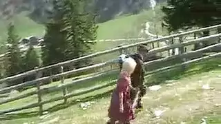 الساخنة فتاة الجبل مع سبكس يرضي لها فاجر لها