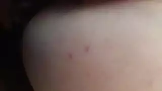 بوت أسود دفع كبير الثدي