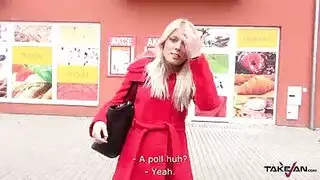 قضيب بريطاني يضرب كس تشيكي أشقر في سيارة
