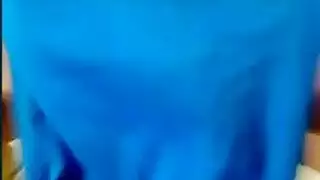 أثداء طبيعية كبيرة على لاتينية مثيرة جاهزة للجنس العنيف