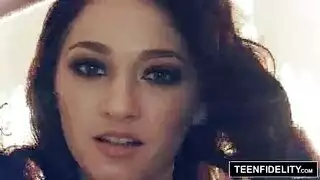 مُدك من الخلف جلسة جنس طاولة خشن