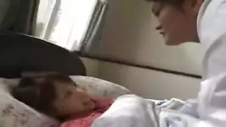 مشهد السحاق الياباني الأكثر إثارة مع إيلاج مزدوج