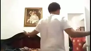 رقصة منزلية سرية تؤدي إلى جنس شرجي عنيف