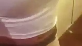 مغربية مغرية تعرض طيزها الممتلء قبل جنس قاسي