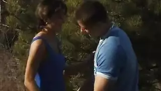 تقبيل في السيارة