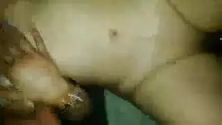 مؤخرة ضخمة تتعرض للضرب بقضيب ضخم في أوضاع هاردكور