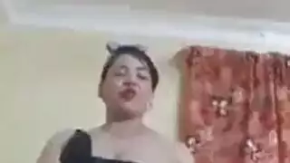سكس عربي إكس إكس إكس: اختراق شرجي شديد وهزات جامحة