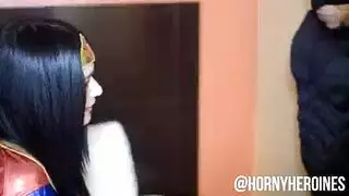 لاتينية ذات طيز شاحبة ضخمة تركع من أجل شرج قاس