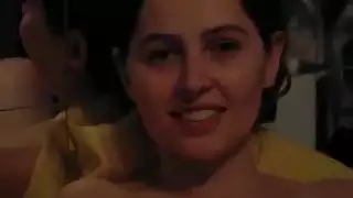 ساره جاي في الفندق