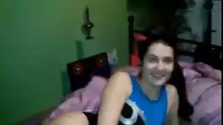 لاعبة جمباز اللسان وشاعر المليون صراخ