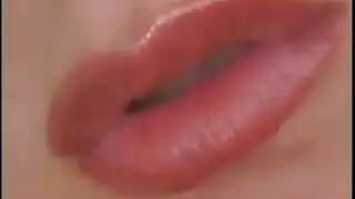 نجمية تمارس الجنس: ميا سكاف في مشهد صريح
