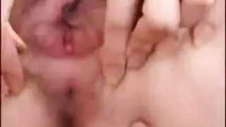 رجل عربي وزوجته الجميلة في شريط مص وقذف صريح