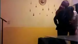 تسجيل سري: زوجة تئن بينما يحب حبيبها مهبلها
