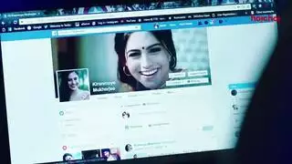 مصرية هايجة اوي مولعة كسها صغير بتقول لنايكها