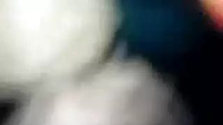 عربية مثيرة تعبد القضيب بفمها المبلل