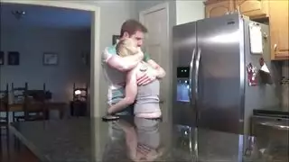 تجميع إباحي للجنس الشرجي والقذف داخل الأم وابنها الساخنين