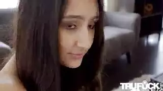 بعد الخدعة، قذفه عميق في حفرة سفاح القربى لديها