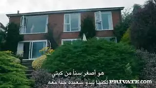 زوجة شهوانية تجلب صديقتها لممارسة جنس شرجي ثلاثي صارخ