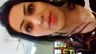 رانيا الحلوة تفتح كسها لزوجها أمام الكاميرا