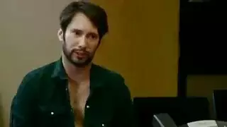 جنس جماعي عنيف يمتد فتحاتها بقضبان ضخمة
