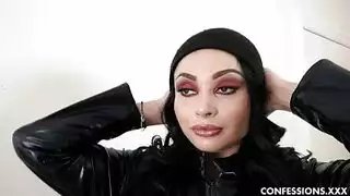 لصة كبيرة الصدر تُقبض عليها وتُعاقب بجنس عنيف