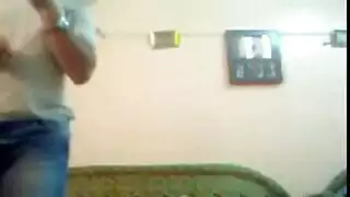 ليلى اللبوة تتباس أحلى بوس و تستعرض جسمها و تتناك احلى نيك فى كسها و احلى مص