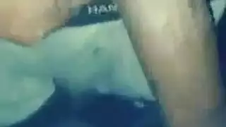 زب كبير طوله 12 بوصة يفشخ كس المراهقة الصغيرة