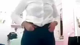 تلميذة مغربية تهرب من المدرسة لتركب قضيب زميلها