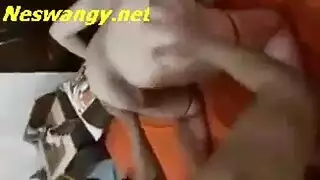 حركة فم وحلمات مكثفة تؤدي إلى قذف غزير