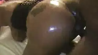 مشهد إباحي عربي بطيز كبير