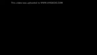 أنين وأصوات كس مبللة في مشهد إباحي