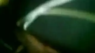 شاب مثير يقدم إباحية صارمة لسيدات جميلات