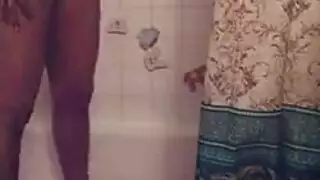أفلام سكس عجوز: نيك طيز عنيف