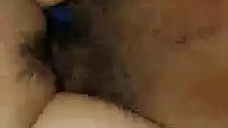 زوجة المدير الشبقية تُملأ في غرفة التخزين