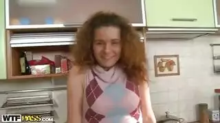 ام وابنها فى الحمام خلفى