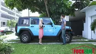رجل ينيك بنت في المنزل بعد ماينومها