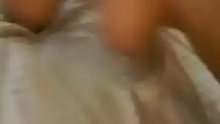 سمك الكس في الجهاز الهزاز