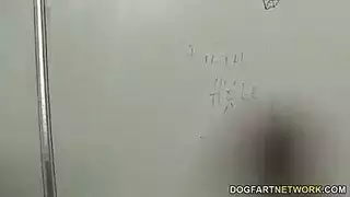 وصول فوري: بث وتنزيل أفلام إباحية عالية الجودة