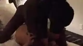 تناك قوي بقضيب غير مختون كبير