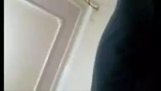 فتاة مصرية مغرية تأخذ قضيبًا في مسكن عاشقها العربي