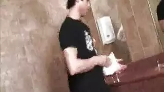 علاقة غادة الجنسية الصريحة مع مديرها عمر في المكتب