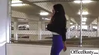 على موقع التصوير مع نجم إباحي